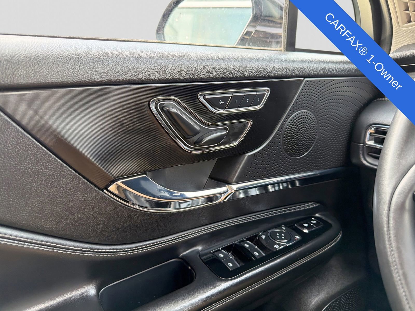 Used 2023 Lincoln Corsair FWD image 19