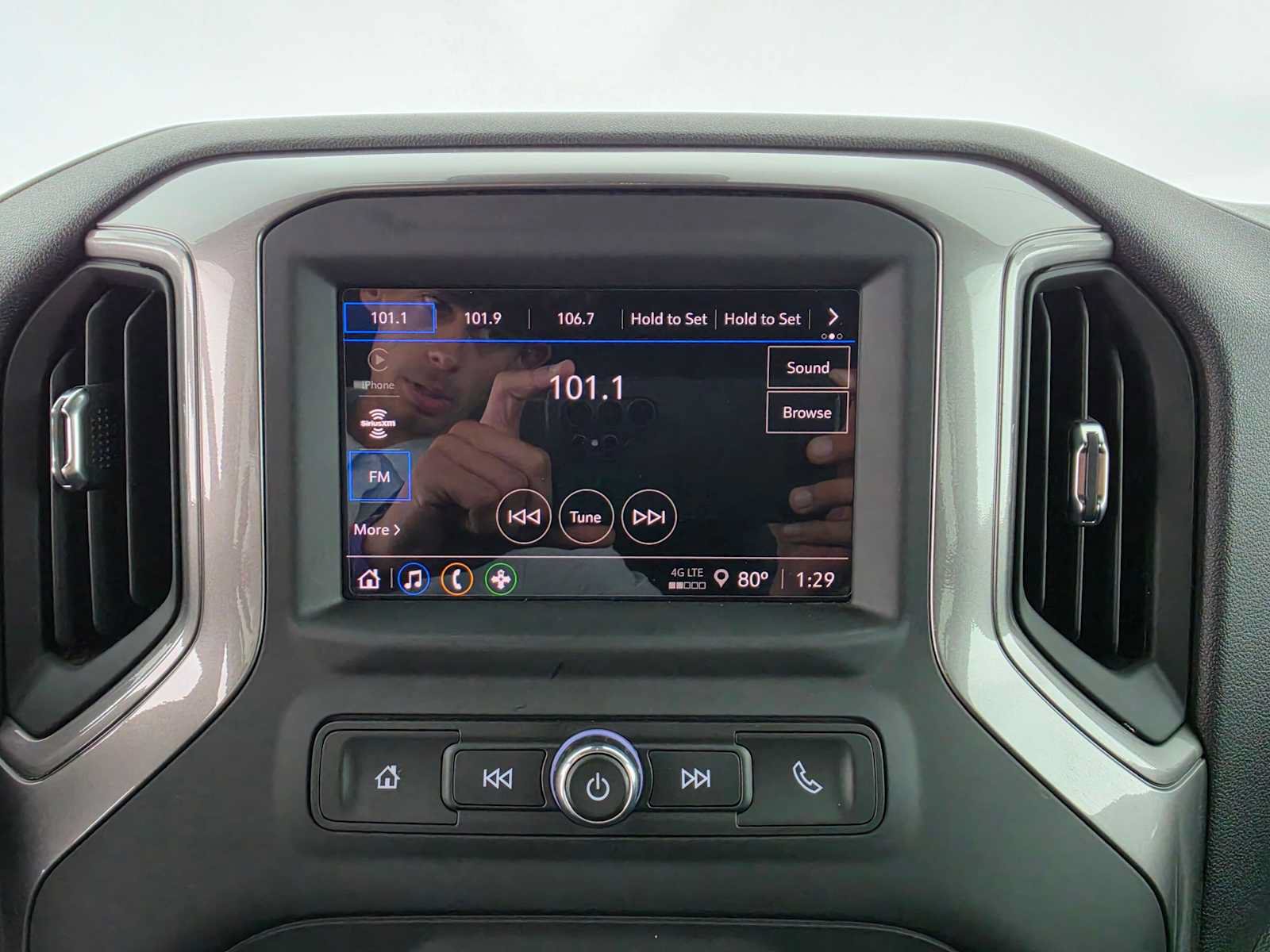 Used 2025 Chevrolet Silverado 1500 Custom Trail Boss AWD/4WD image 27