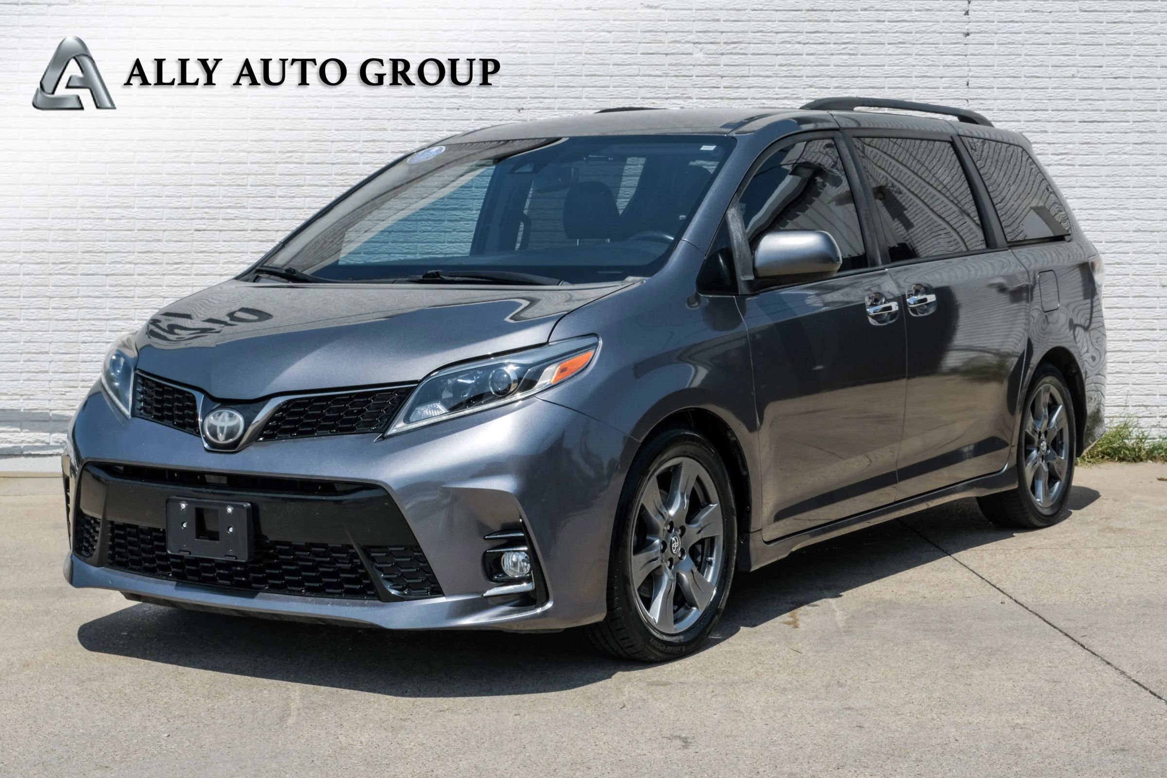 Used 2019 Toyota Sienna SE