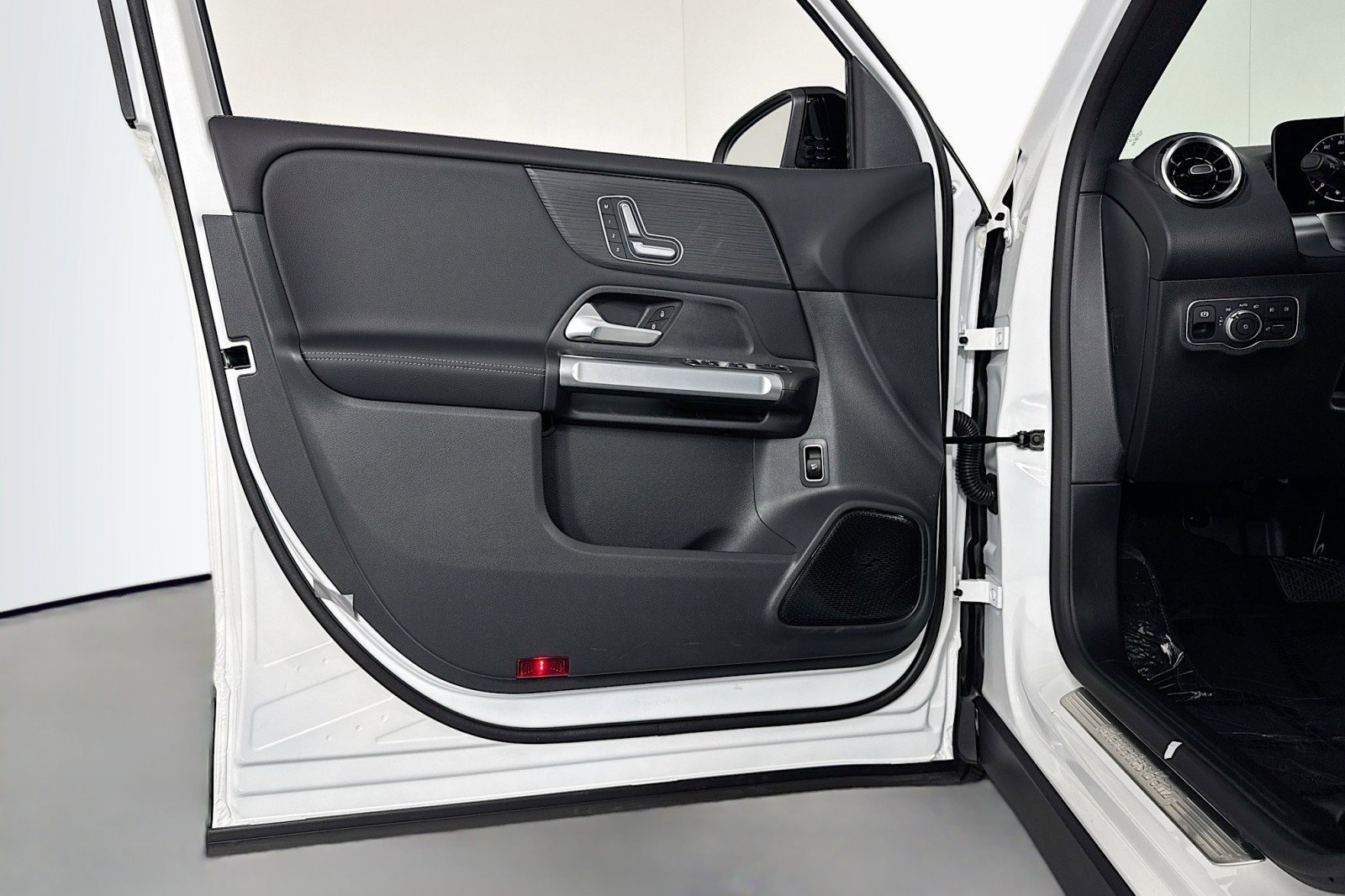 New 2026 Mercedes-Benz GLB 250 image 20