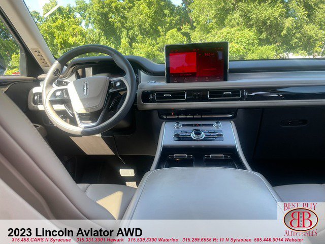 Used 2023 Lincoln Aviator AWD image 12