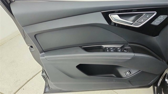 Used 2025 Audi Q4 e-tron Premium w/ Convenience Package image 36