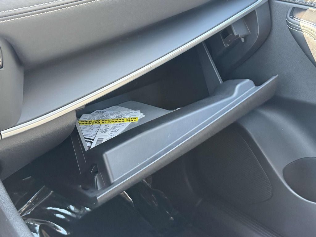 Used 2022 Nissan Rogue S image 33