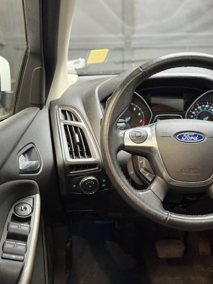 Used 2012 Ford Focus SEL image 14