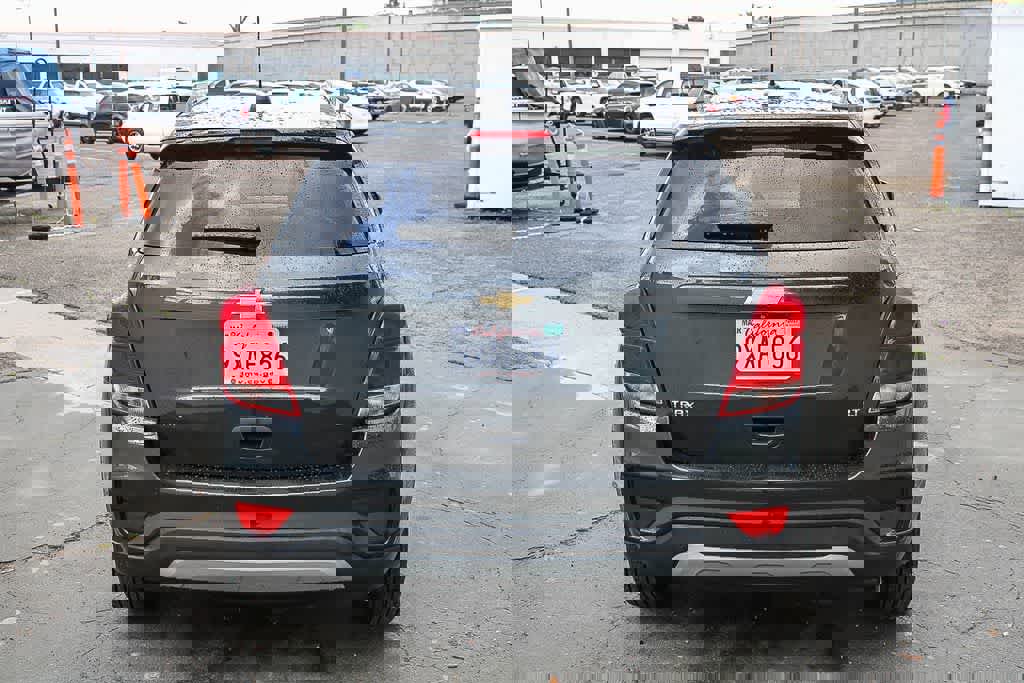 Used 2018 Chevrolet Trax LT w/ LT Convenience Package image 7