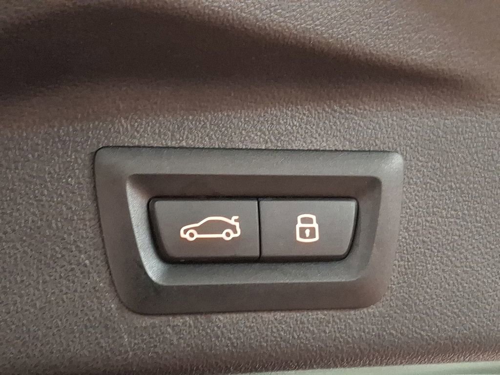 Used 2024 BMW X7 xDrive40i w/ M Sport Package image 29