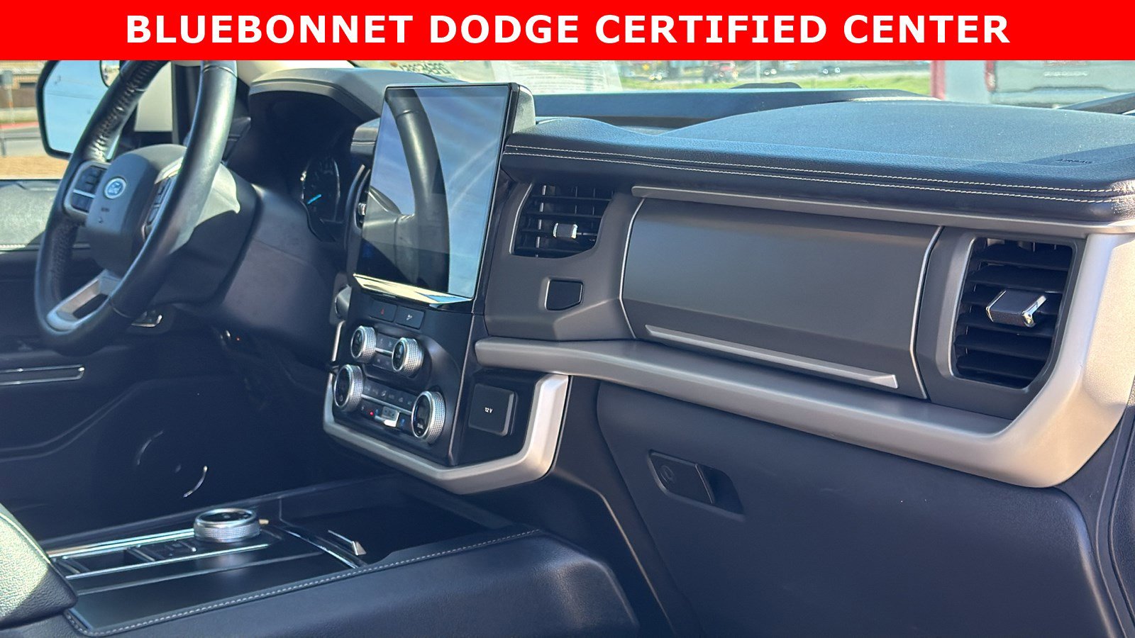 Used 2023 Ford Expedition XLT image 30