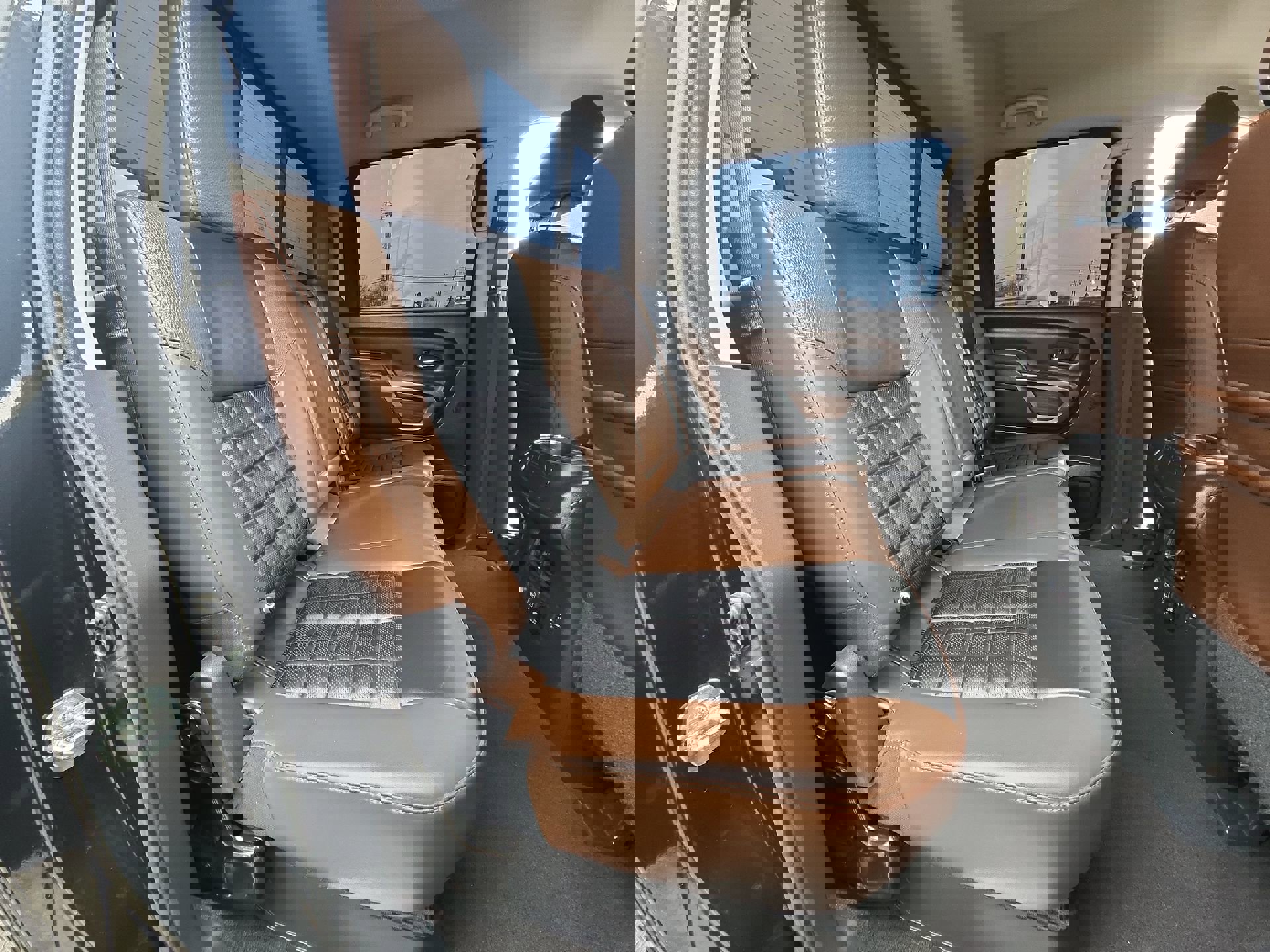 Used 2019 Nissan Titan Platinum Reserve image 27