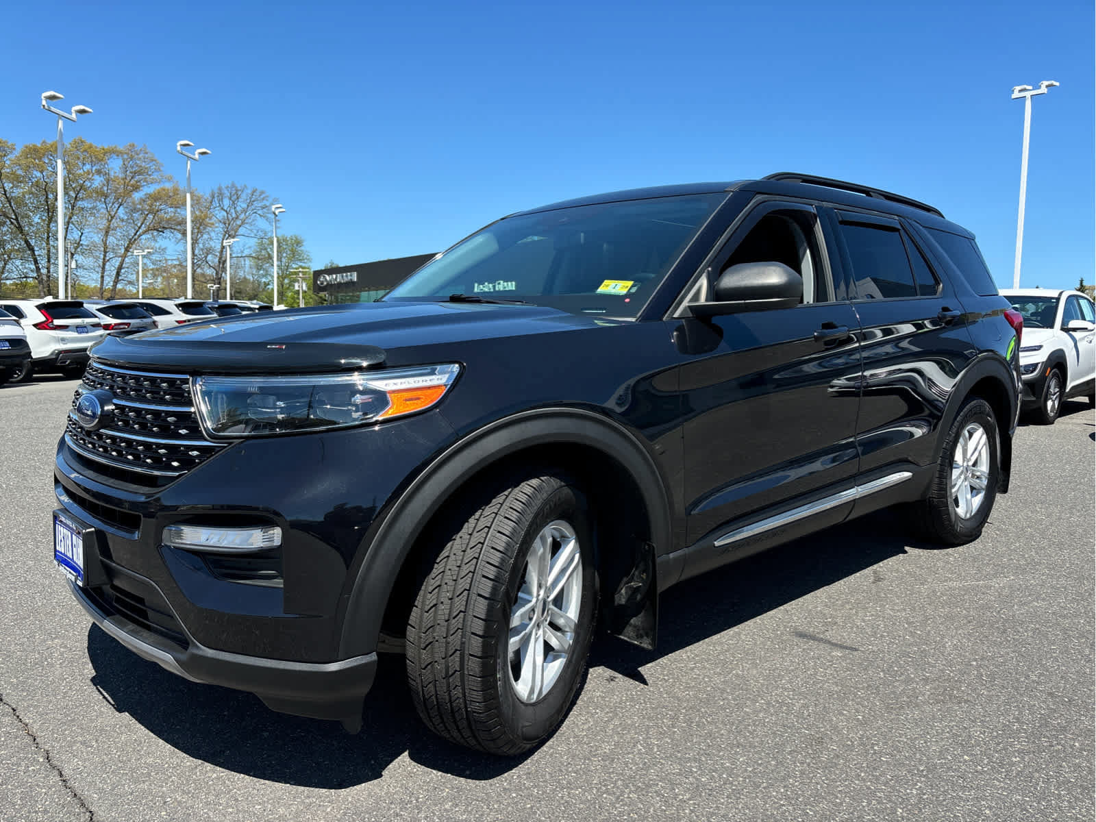 Used 2021 Ford Explorer XLT w/ Equipment Group 202A AWD/4WD image 5