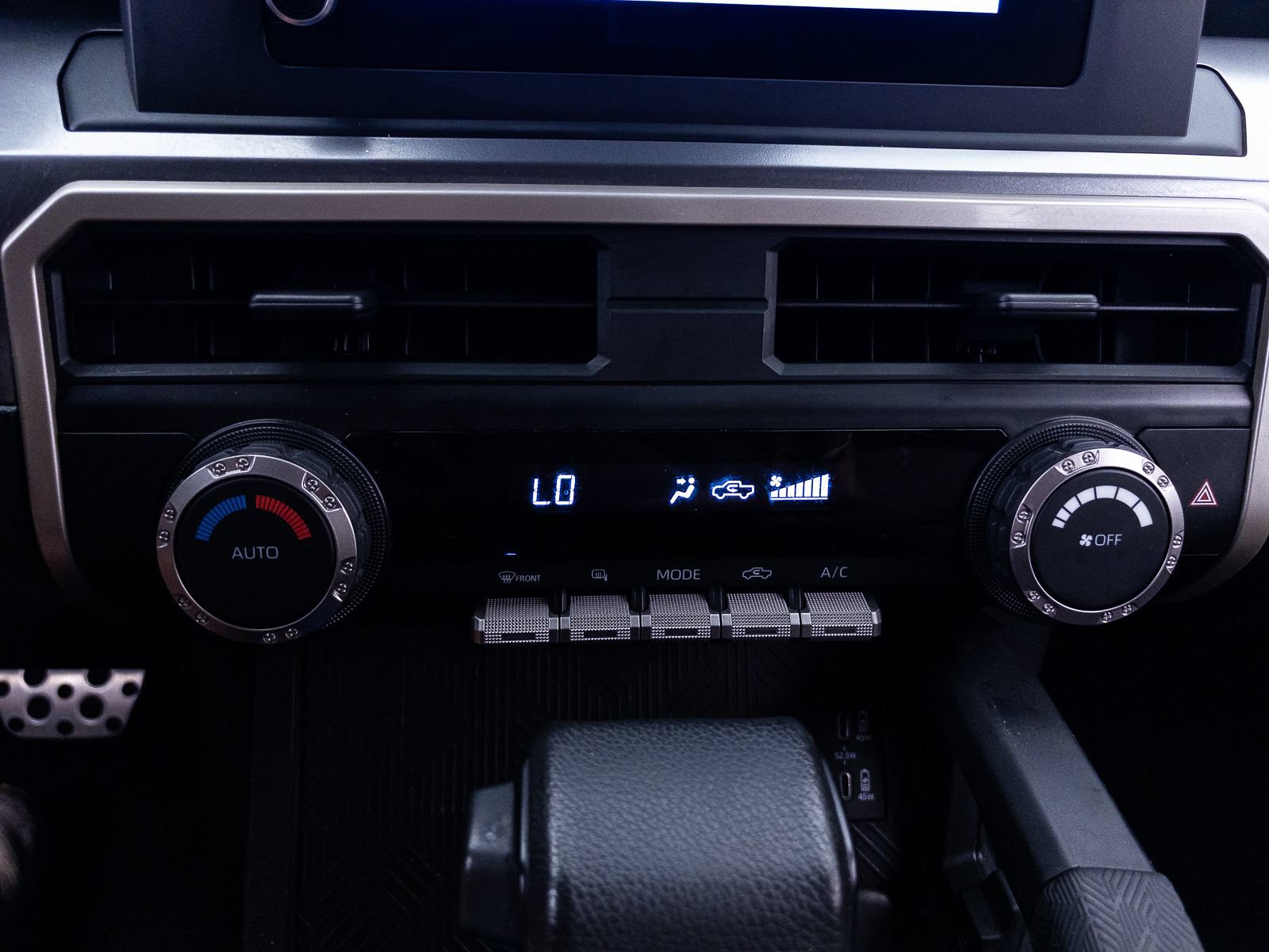 Used 2024 Toyota Tacoma TRD Sport AWD/4WD image 26