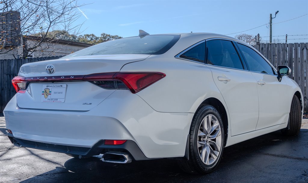 Used 2020 Toyota Avalon XLE FWD image 5