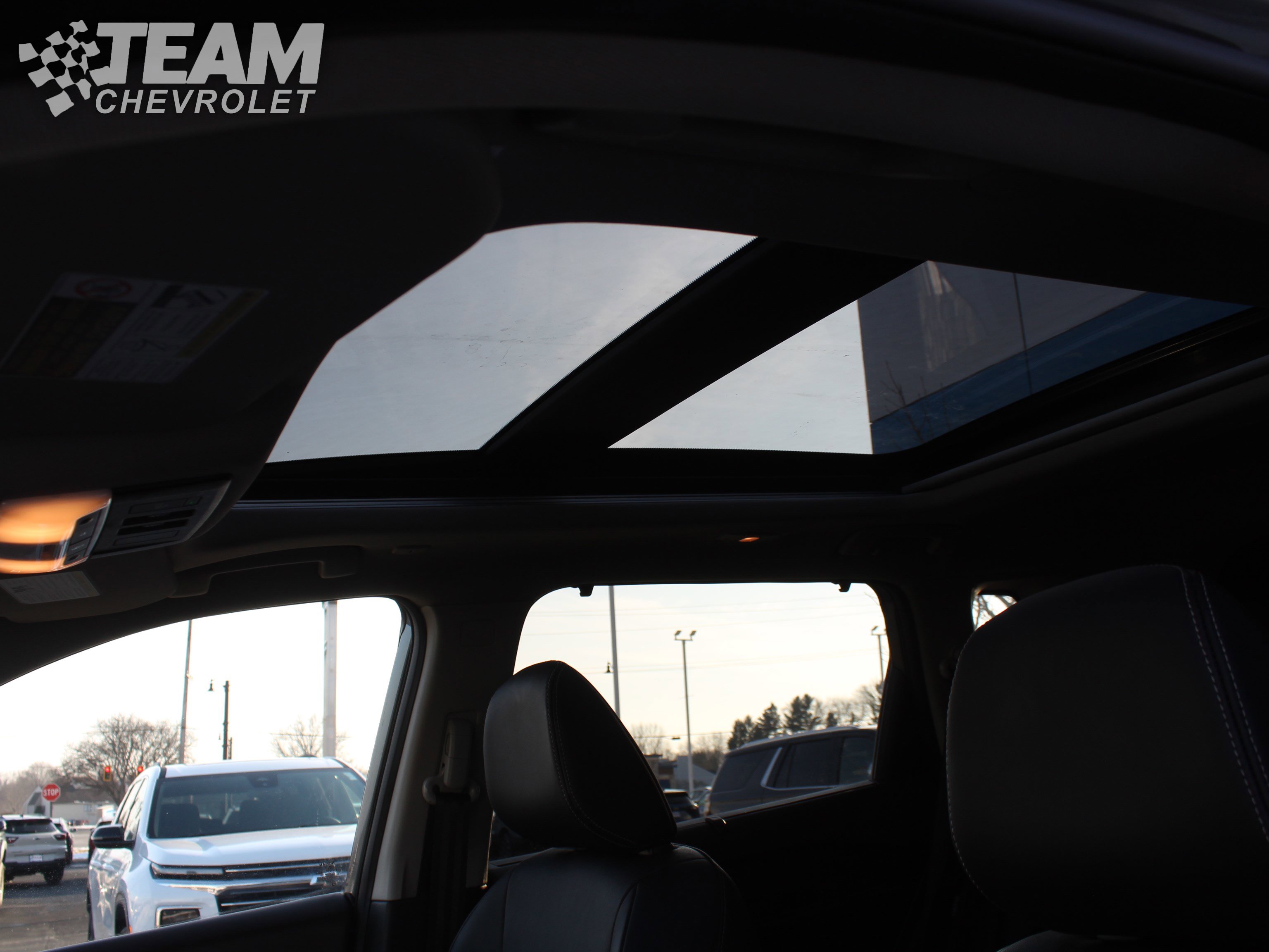 Used 2023 Nissan Rogue SL w/ SL Premium Package image 12