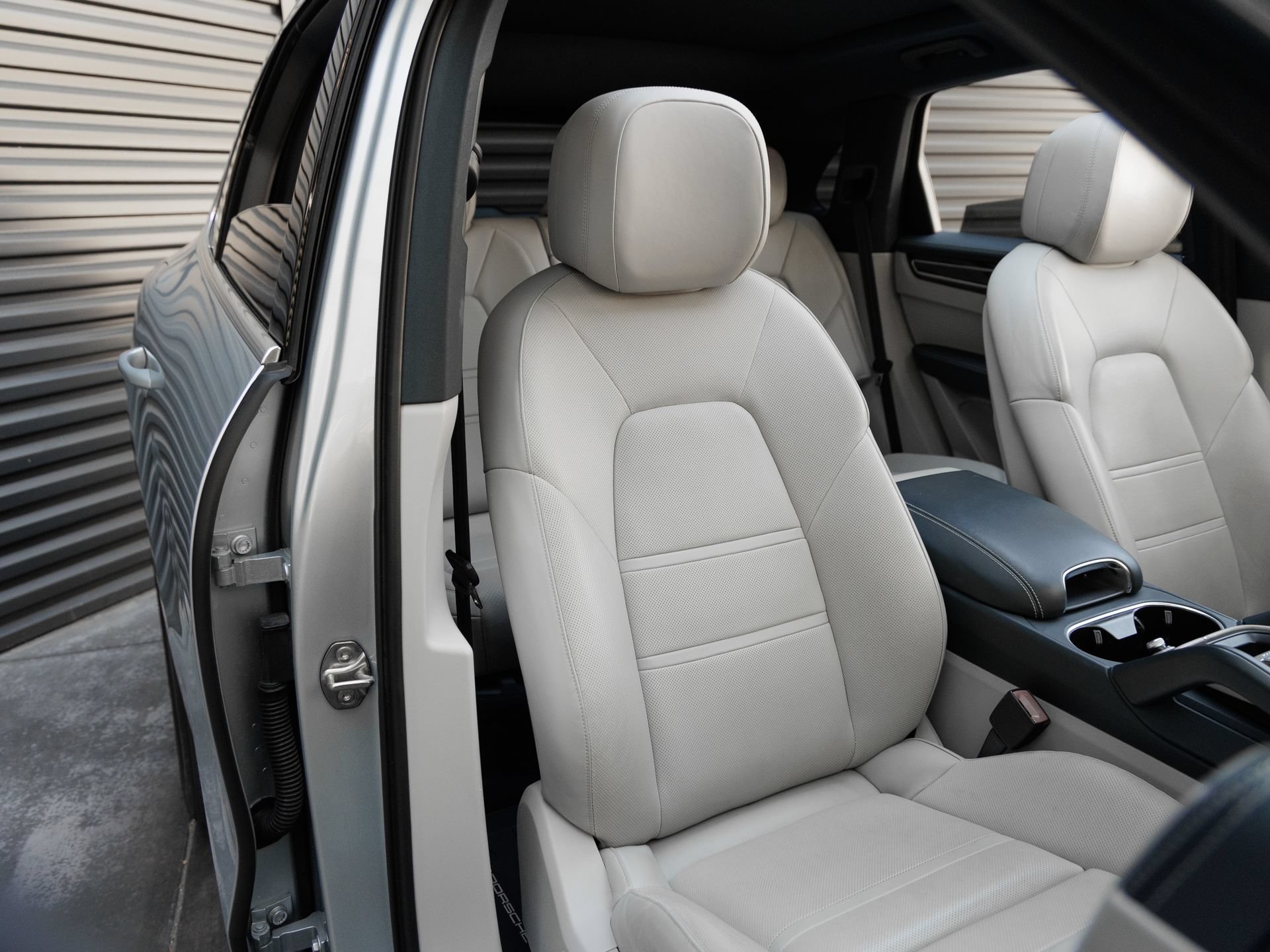 Certified 2019 Porsche Cayenne S AWD/4WD image 33