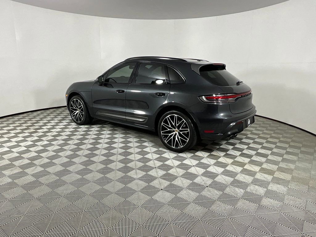 Used 2023 Porsche Macan Turbo image 3