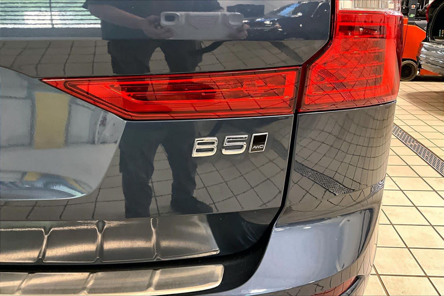 Used 2024 Volvo XC60 B5 Ultimate w/ Climate Package AWD/4WD image 10