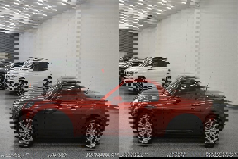 Used 2008 MAZDA MX-5 Miata Grand Touring w/ Premium Pkg image 4