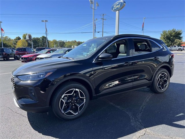 New 2026 Ford Escape Platinum w/ Premium Technology Package image 3