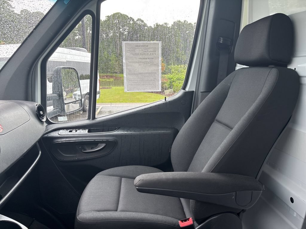 Used 2021 Freightliner Sprinter 3500 RWD image 35
