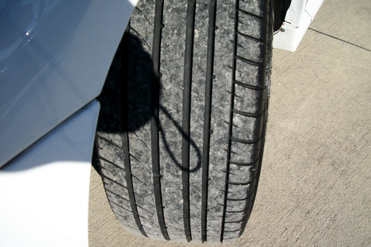 Used 2004 Ford Mustang Deluxe Convertible image 23