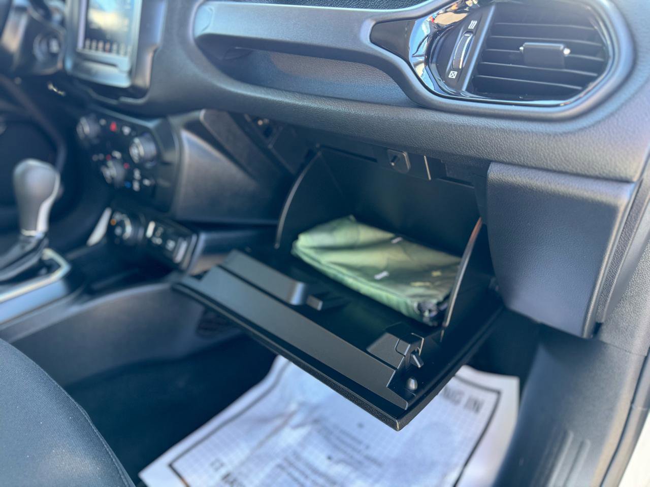 Used 2019 Jeep Renegade Altitude w/ Quick Order Package 2XM image 29