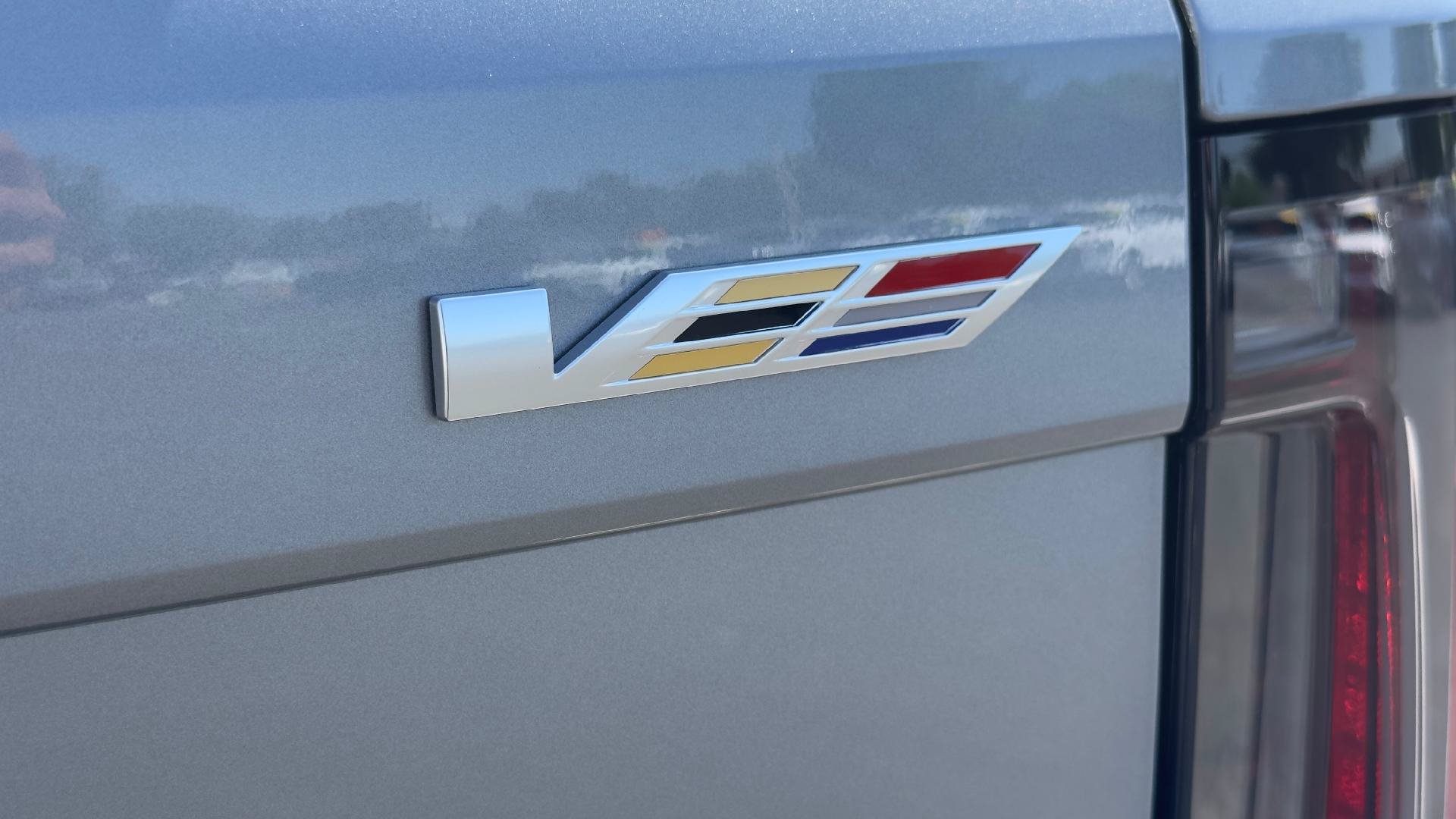 New 2026 Cadillac Optiq V w/ Carbon Fiber Package AWD/4WD image 9