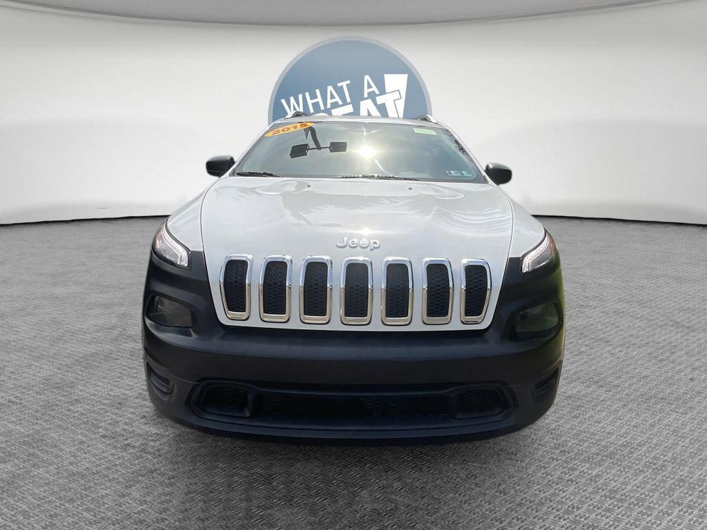 Used 2015 Jeep Cherokee Sport FWD image 9