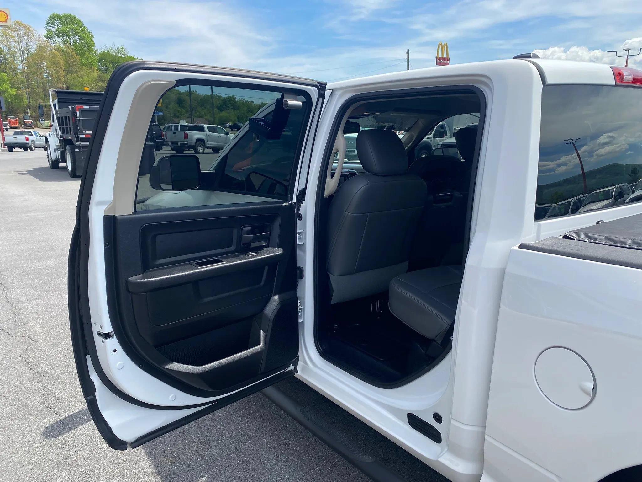 Used 2015 RAM 1500 Tradesman w/ Protection Group AWD/4WD image 24
