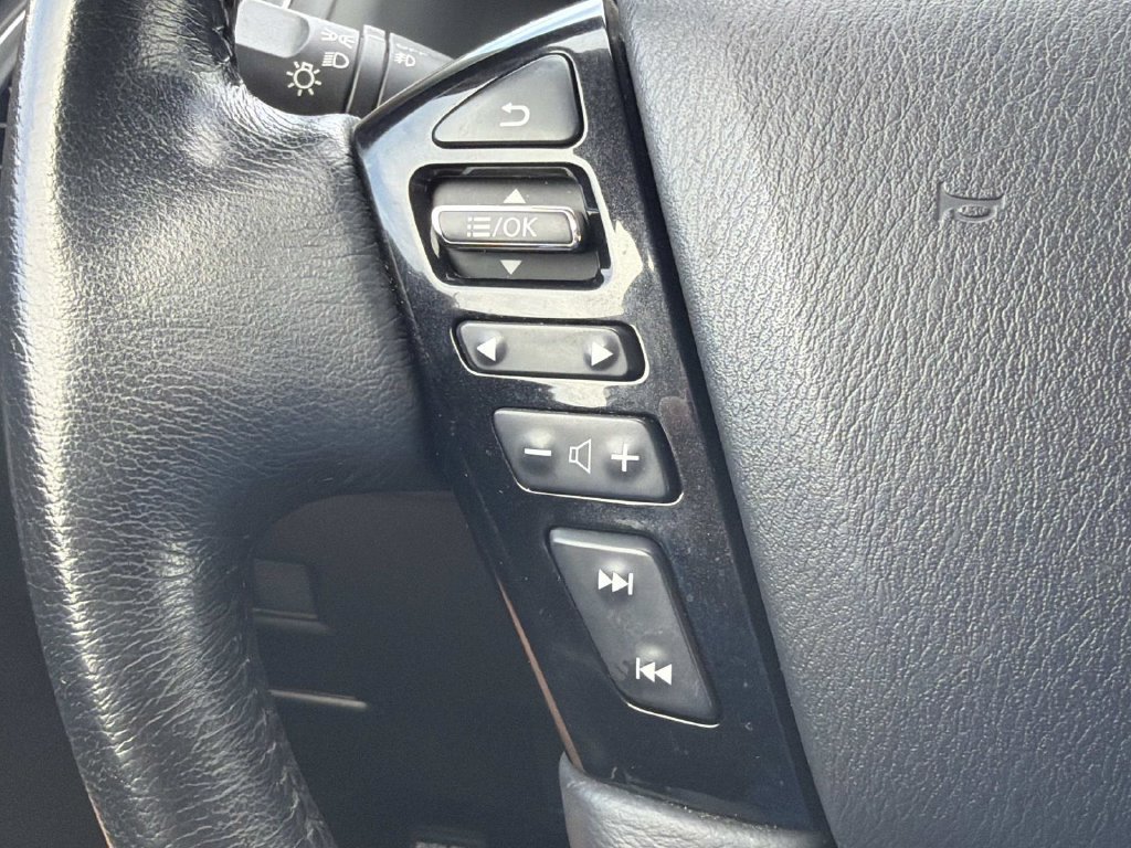 Used 2022 Nissan Armada SL w/ Captain's Chairs Package AWD/4WD image 21
