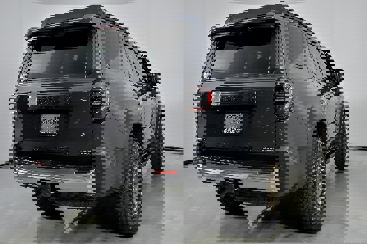 Used 2025 Toyota 4Runner Trailhunter image 12