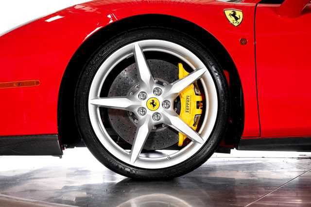 Certified 2018 Ferrari 488 GTB RWD image 18