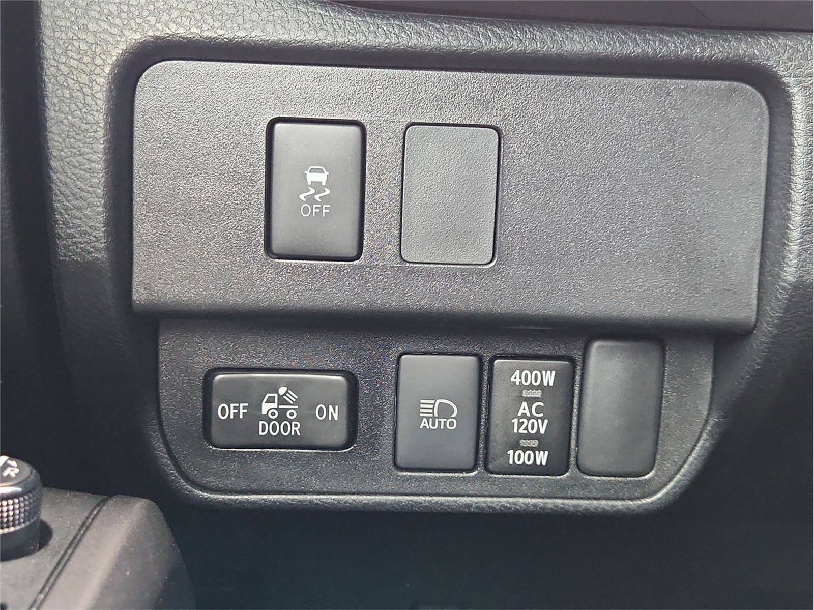 Used 2021 Toyota Tacoma TRD Off-Road w/ Technology Package AWD/4WD image 17