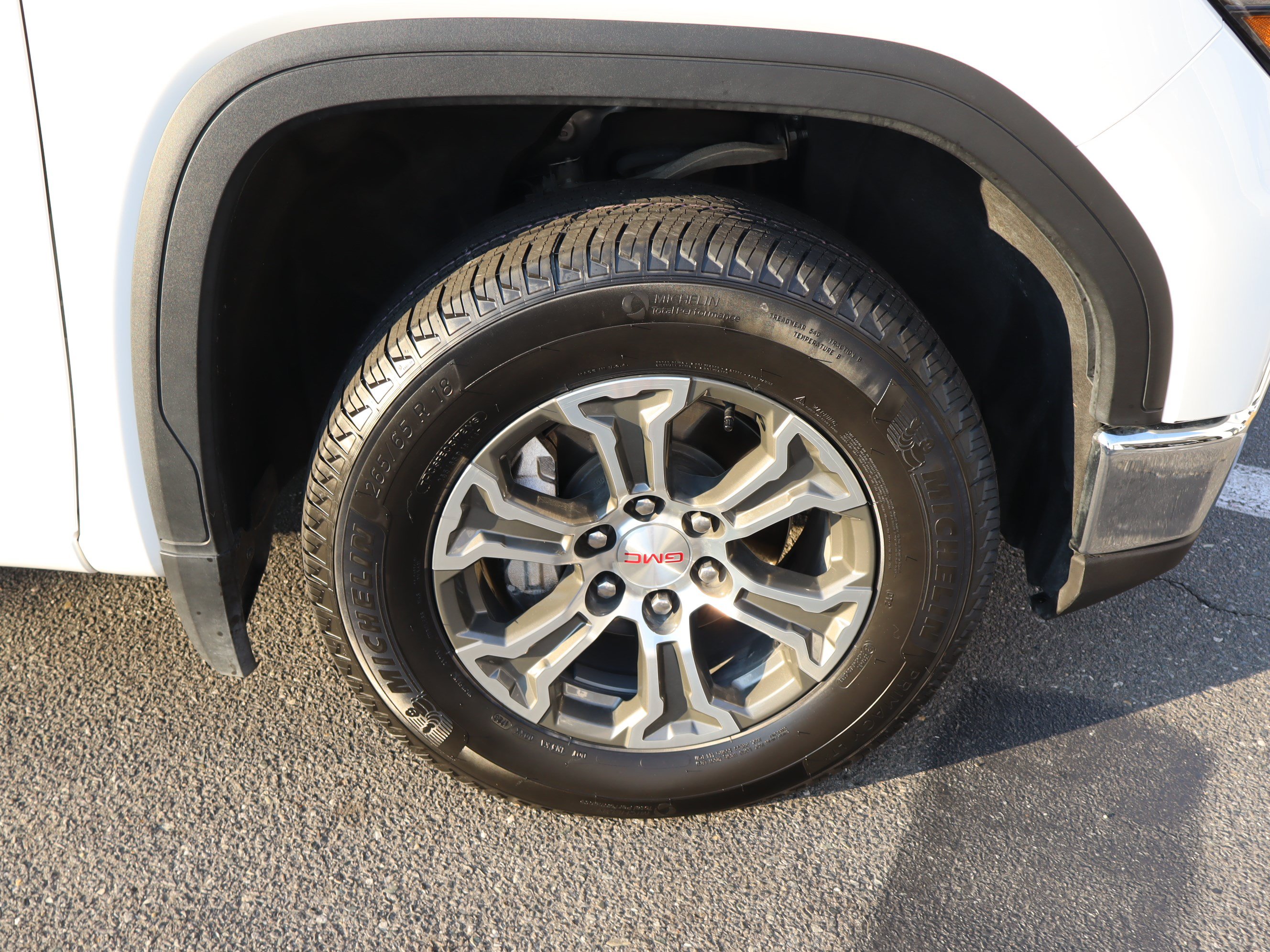 Used 2025 GMC Sierra 1500 SLT AWD/4WD image 36