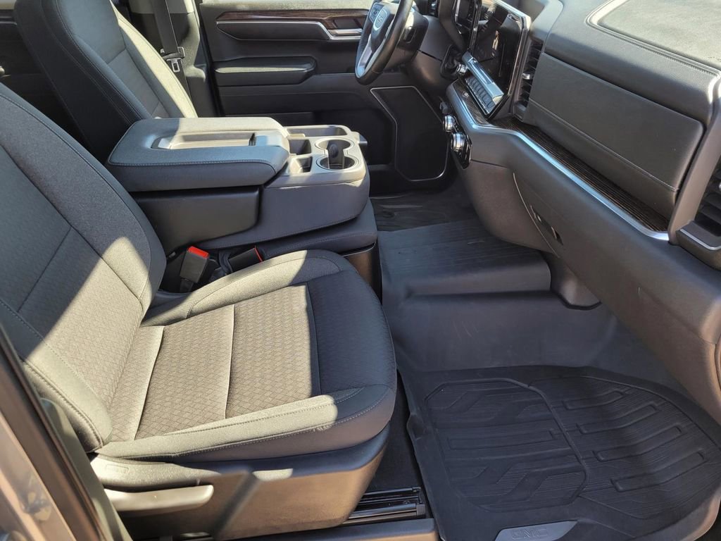 Used 2023 GMC Sierra 1500 SLE image 11