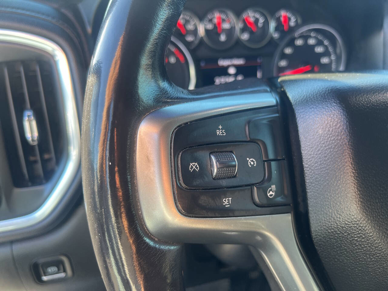 Used 2019 Chevrolet Silverado 1500 LT w/ All-Star Edition image 18