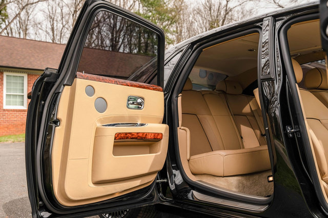 Used 2014 Rolls-Royce Ghost image 57