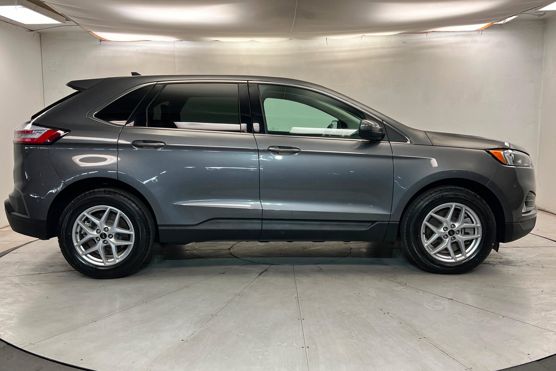 Used 2024 Ford Edge SEL w/ Convenience Package AWD/4WD image 7