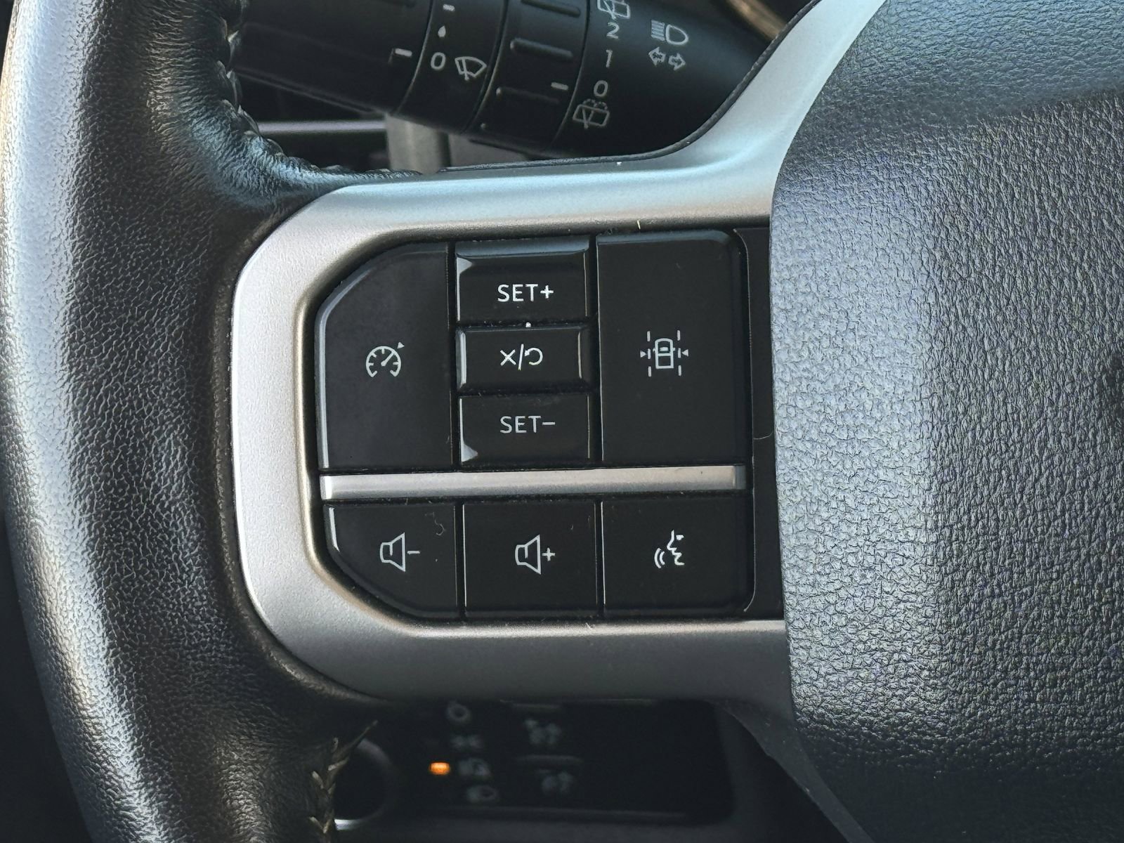 Used 2024 Ford Expedition XLT image 15