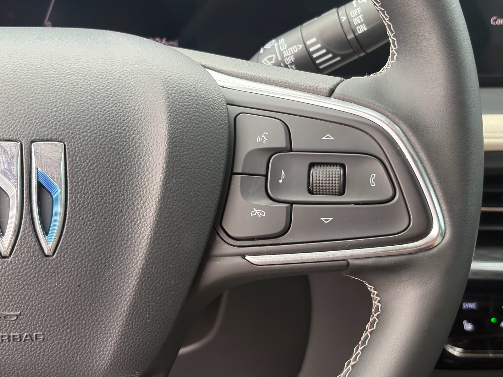 Used 2024 Buick Encore GX Avenir w/ Avenir Technology Package FWD image 15