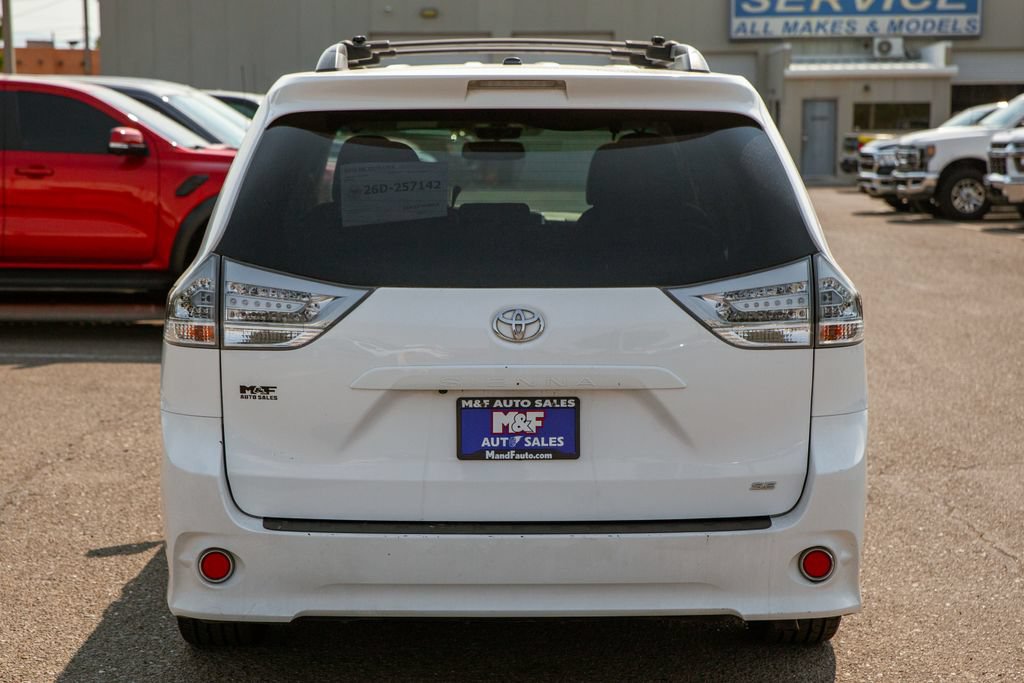 Used 2015 Toyota Sienna SE w/ SE Preferred Package FWD image 6