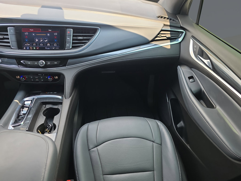 Used 2023 Buick Enclave Essence FWD image 16