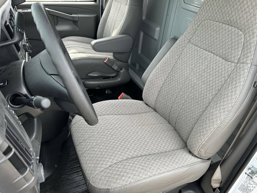 New 2025 GMC Savana 3500 w/ Power Convenience Package RWD image 18