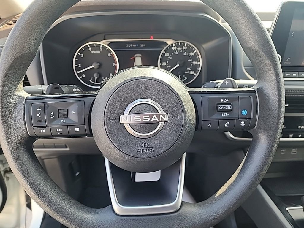 Used 2023 Nissan Rogue SV image 15