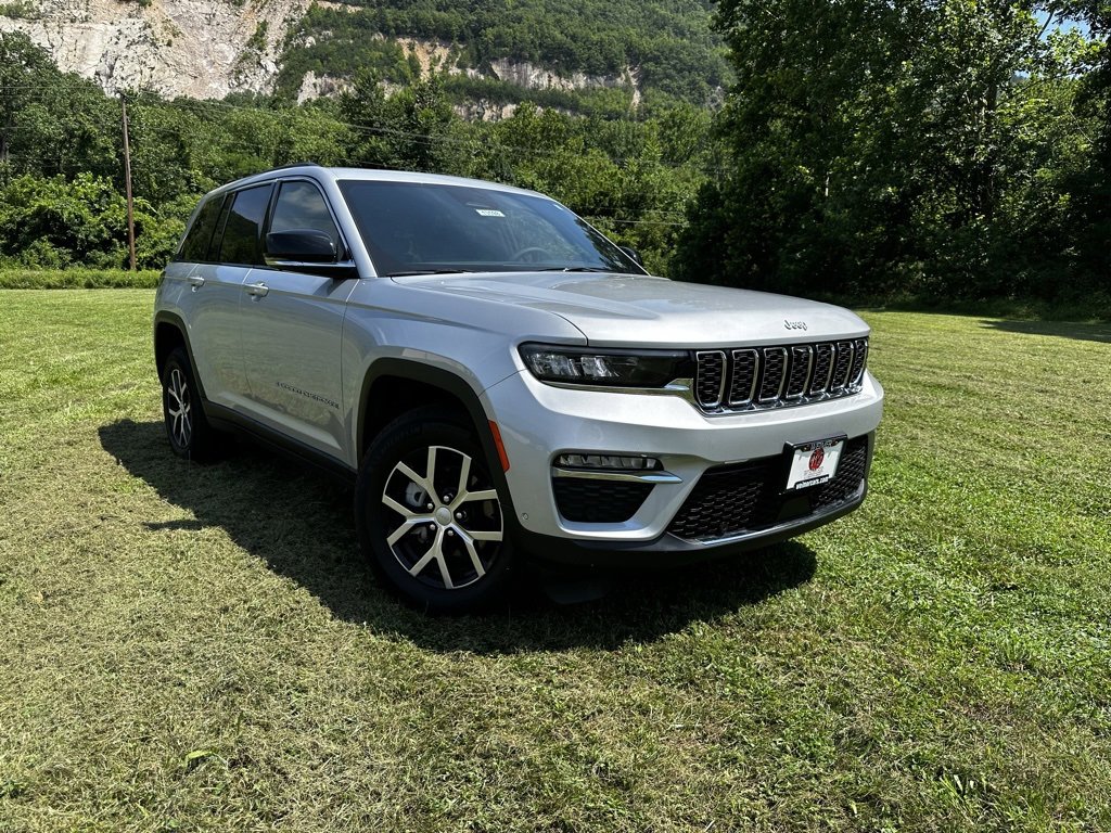 Used 2025 Jeep Grand Cherokee Limited w/ Luxury Tech Group II image 1
