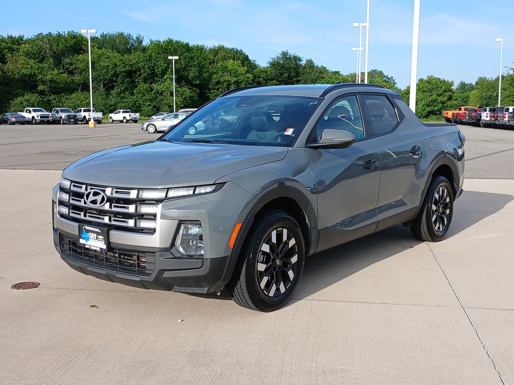 Used 2025 Hyundai Santa Cruz SEL FWD image 4