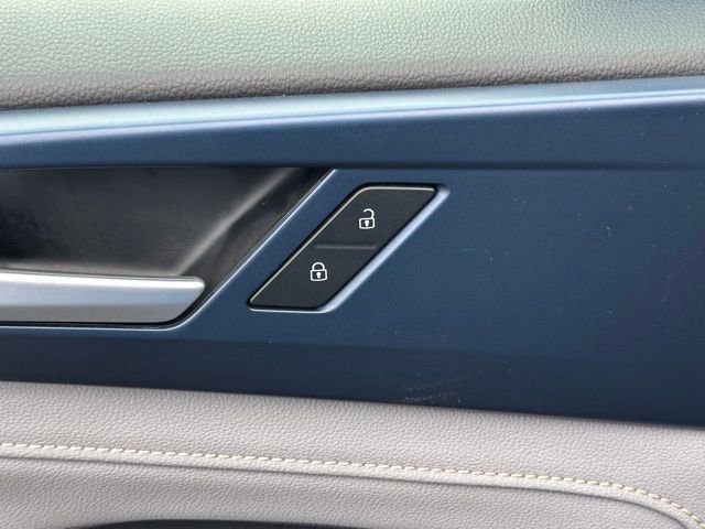 Certified 2024 Volkswagen Taos SE image 23