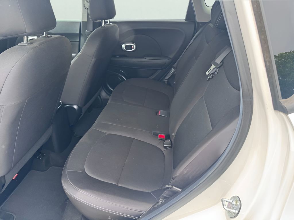 Used 2017 Kia Soul FWD image 8