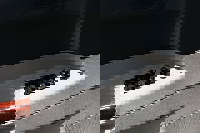 Used 2006 Chrysler 300 C w/ Protection Group II RWD image 44