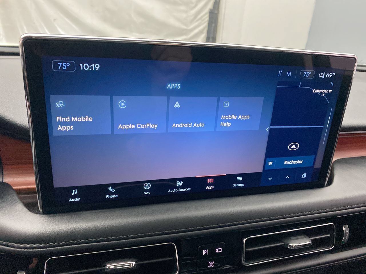 Used 2022 Lincoln Nautilus Reserve AWD/4WD image 19