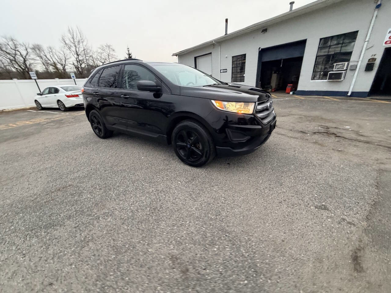 Used 2018 Ford Edge SE image 48