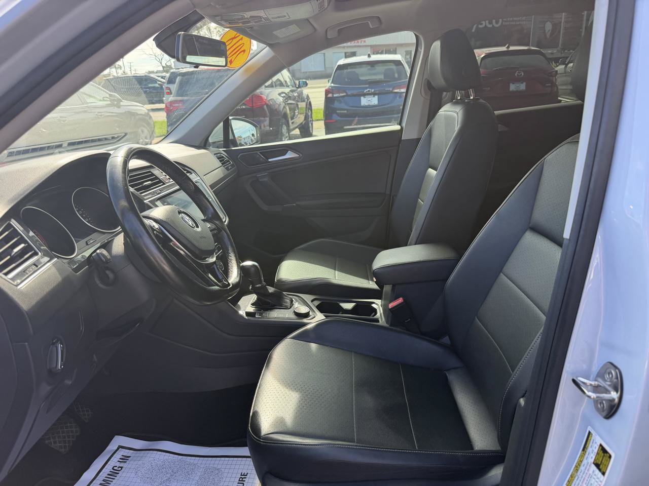 Used 2018 Volkswagen Tiguan SEL AWD/4WD image 11
